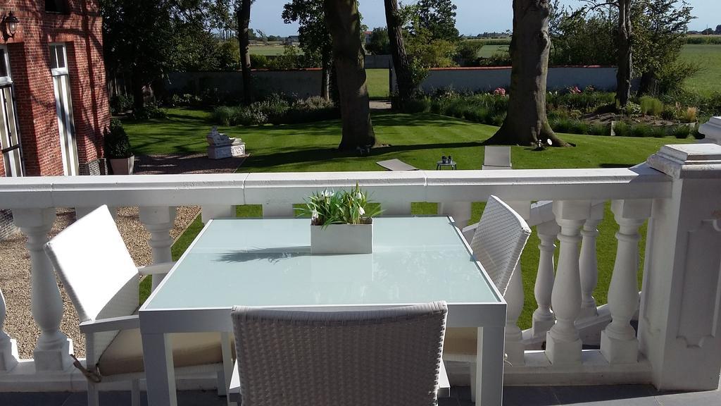 Le Petit Chateau Vaartdijk Leffinge ภายนอก รูปภาพ